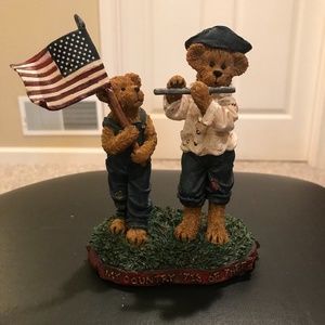 My Country Tis of Thee Boyds Bear Statue
